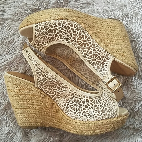 D💟 Wedges - Picture 3 of 3